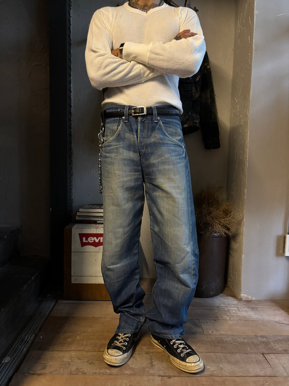 Vintage Levis Engineered Faded Jeans (32)