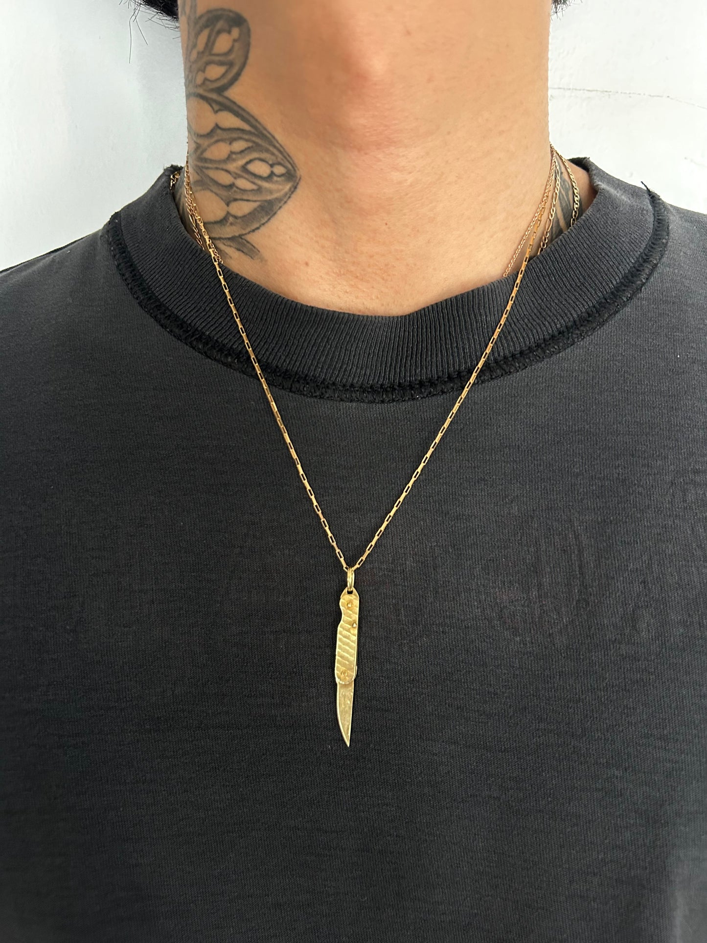 Vintage Gold 9K Figure necklace
