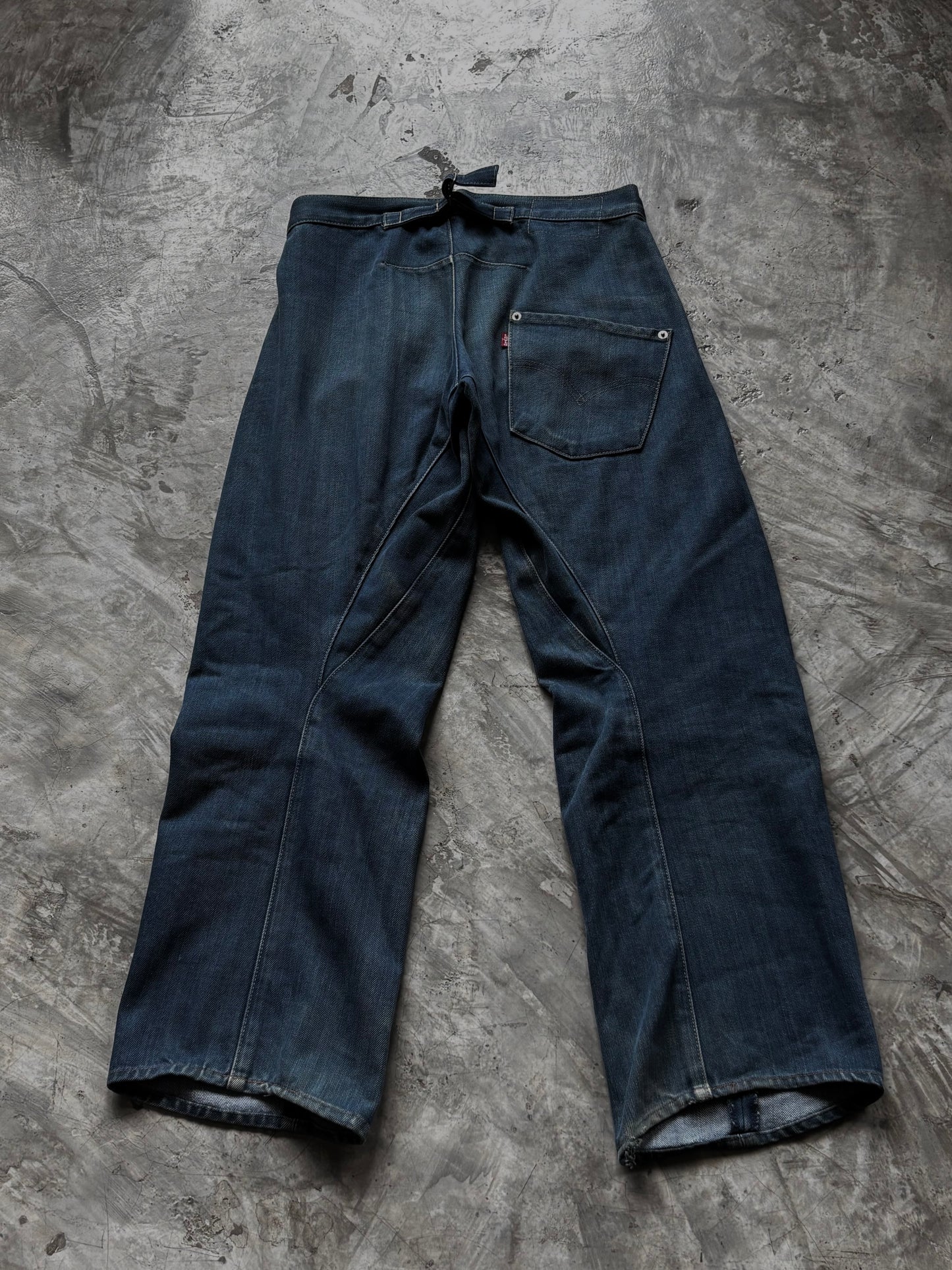 Vintage Levis Engineered Loose  Jeans