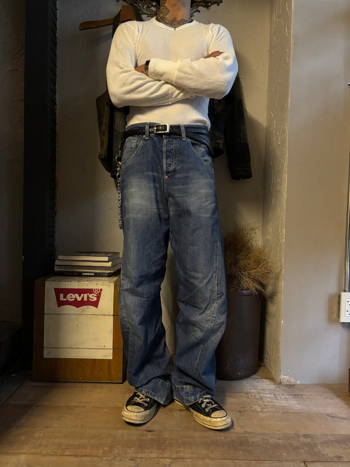 Vintage Levis Engineered Faded Buckle belt Jeans (30)