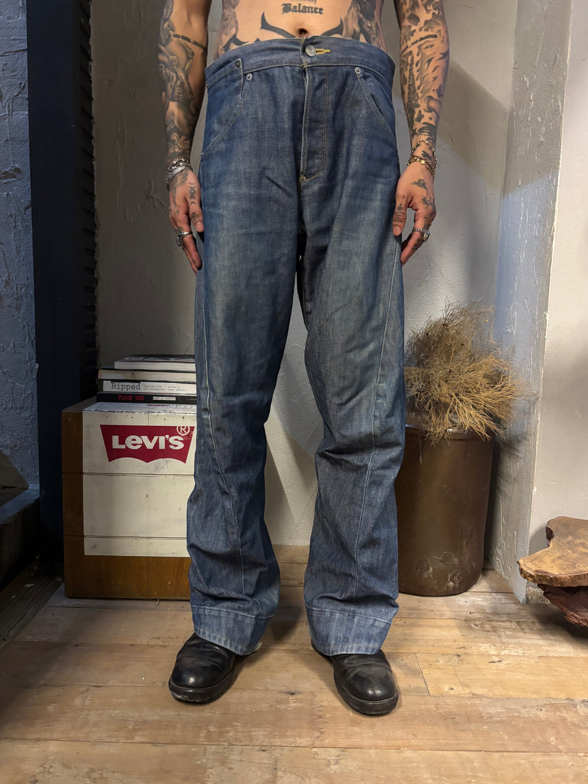 Vintage Levis Engineered Buckle Belt Loose Jeans