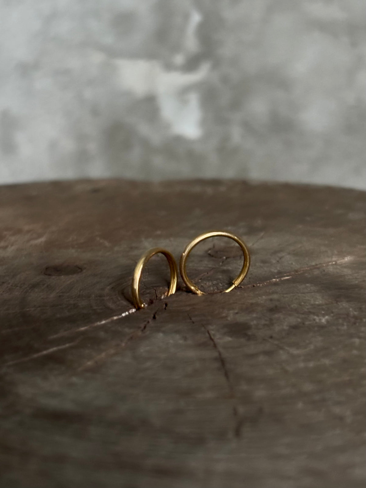Vintage Gold 18K Classic Hoop Earrings