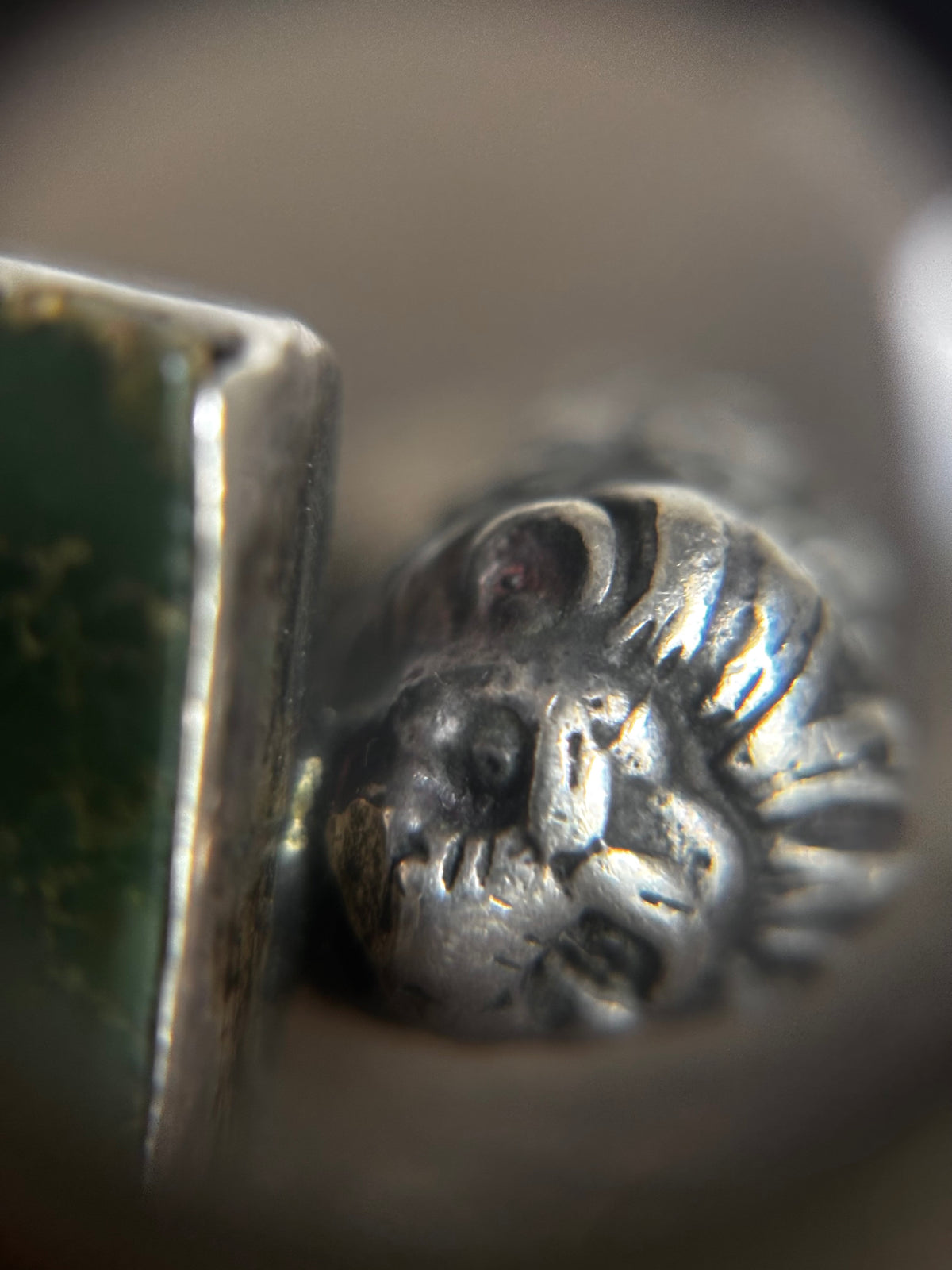 VINTAGE STERLING DOUBLE LION SILVER MALACHITE 925 SILVER RING