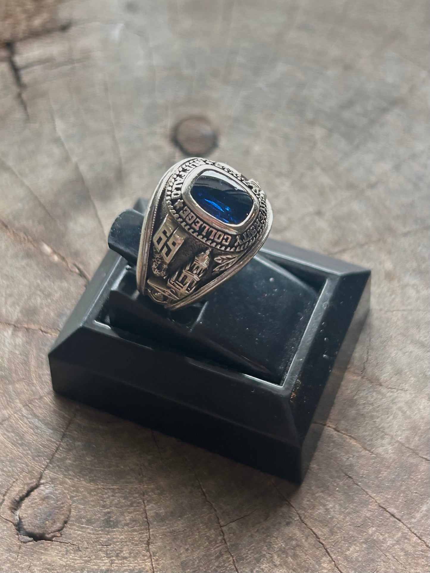 Vintage White Gold 10K & Blue Sapphire Unicersity  RING