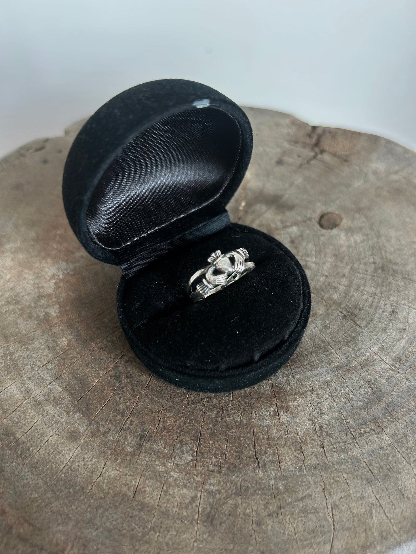Vintage Silver 925 Claddagh Ring