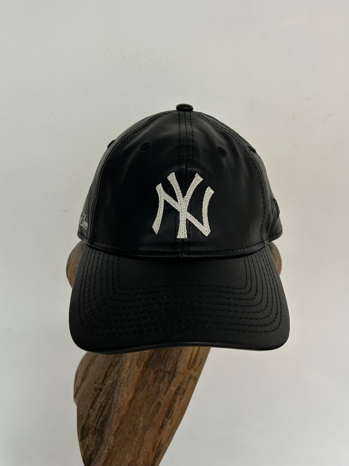 Aime Leondore Yankee Adjutable leather Cap