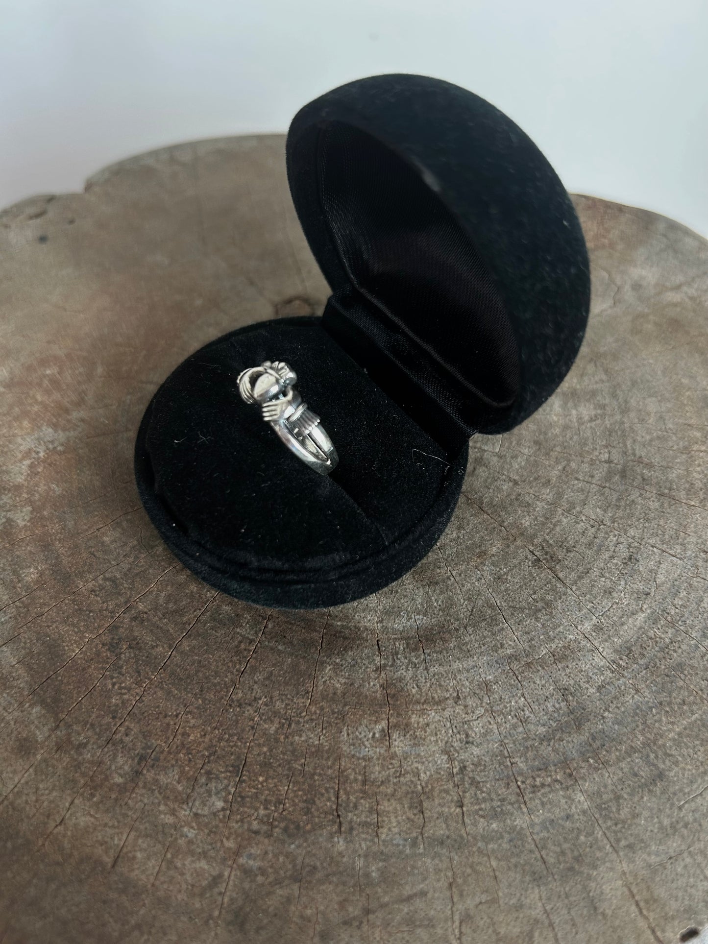 Vintage Silver 925 Claddagh Ring