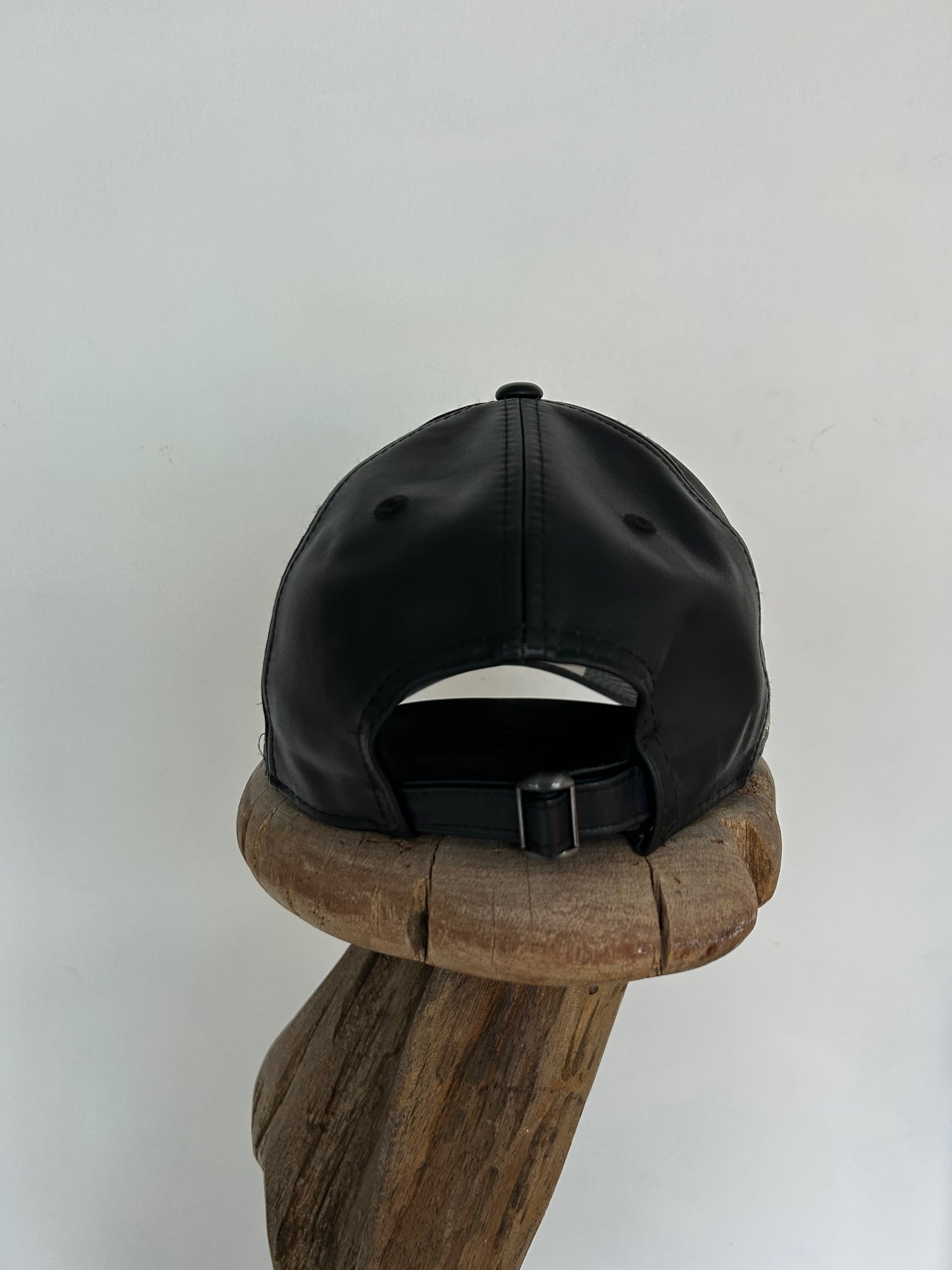 Aime Leondore Yankee Adjutable leather Cap