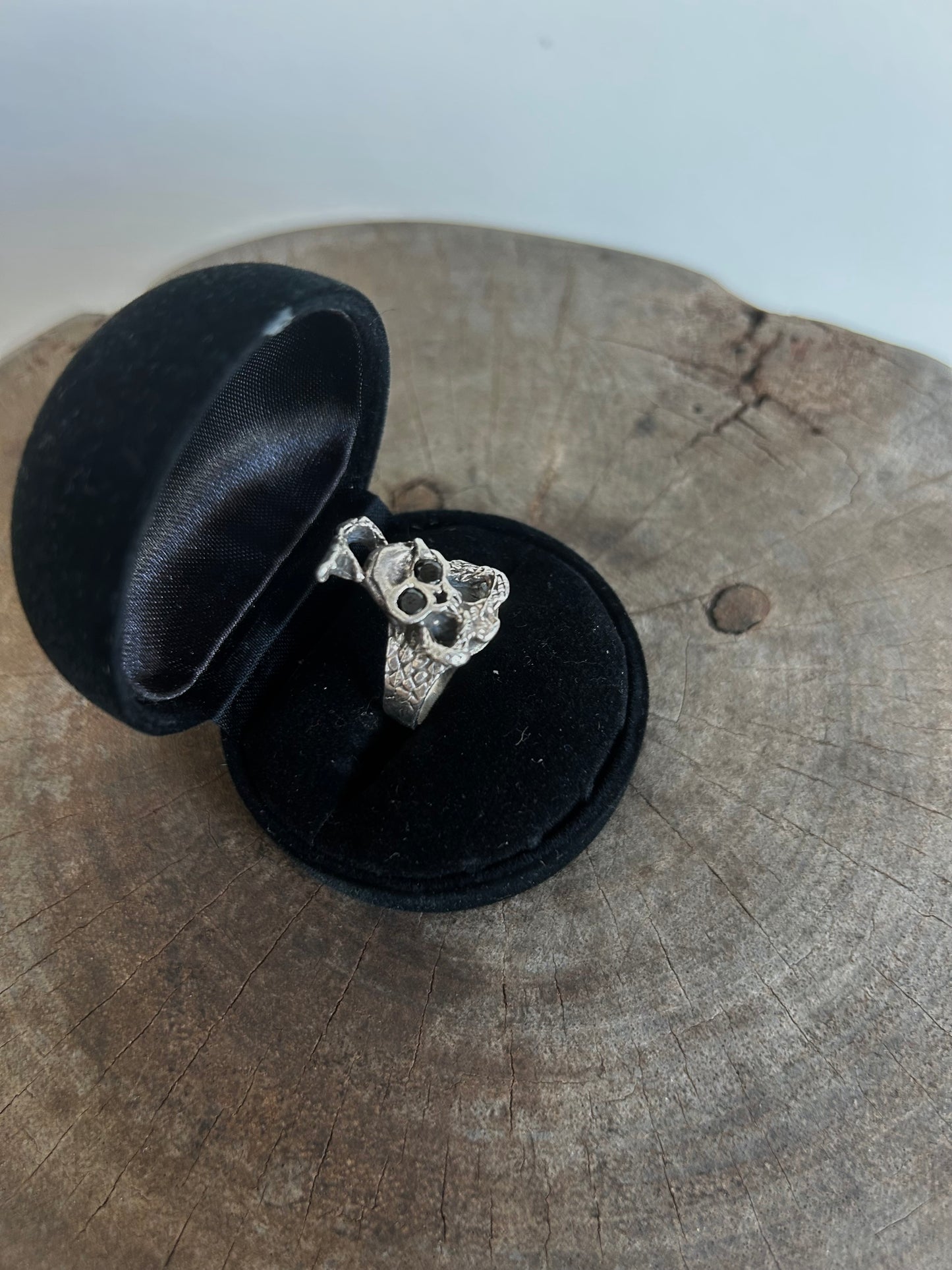 Vintage Silver 925 Serpent Skull Onyx Ring