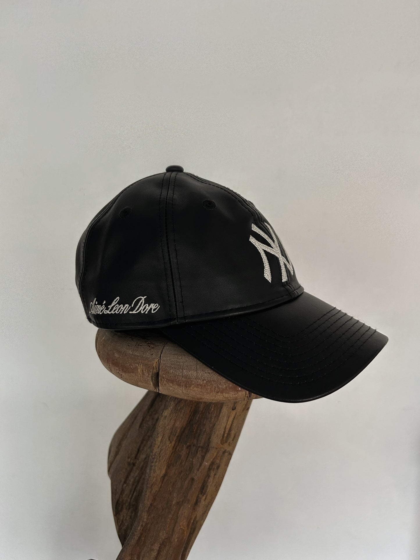 Aime Leondore Yankee Adjutable leather Cap