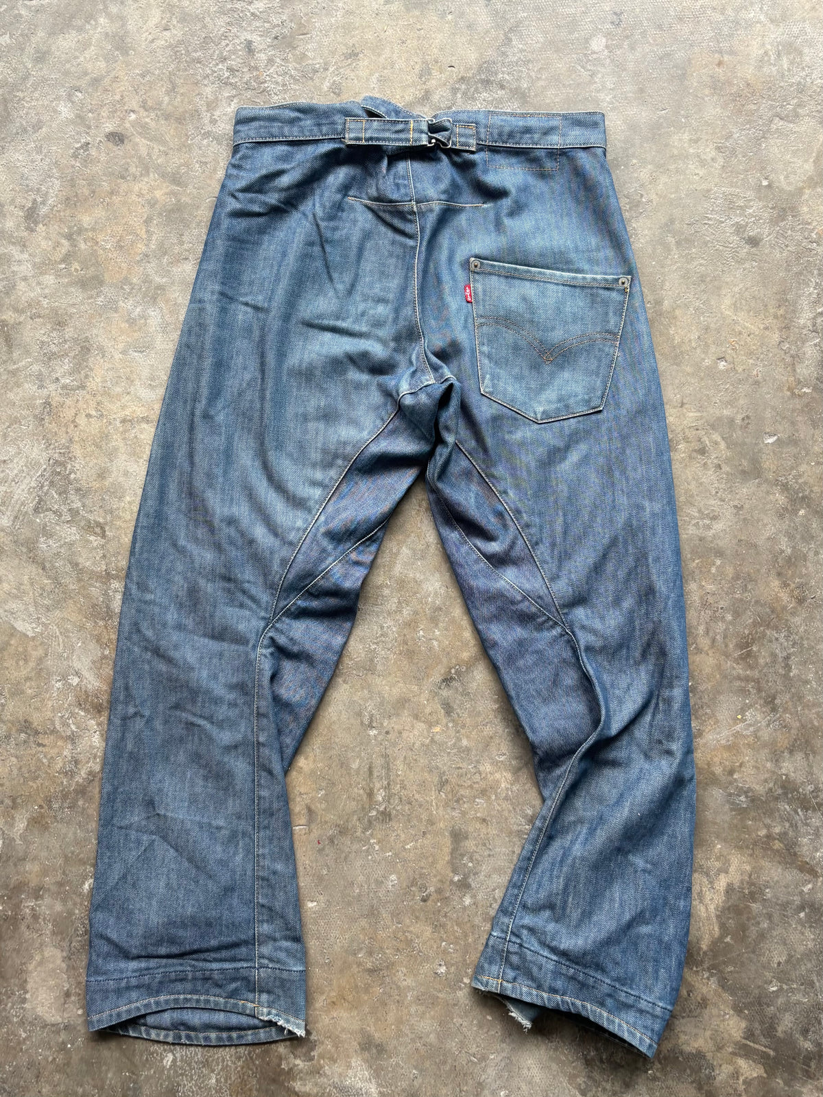 Vintage Levis Engineered Buckle Belt Loose Jeans