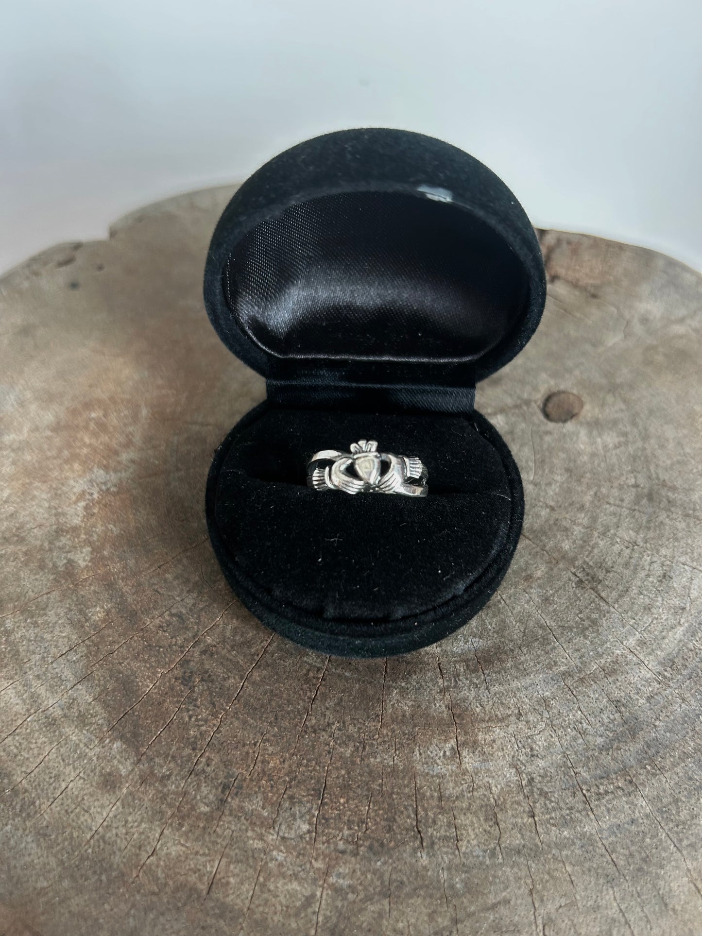 Vintage Silver 925 Claddagh Ring